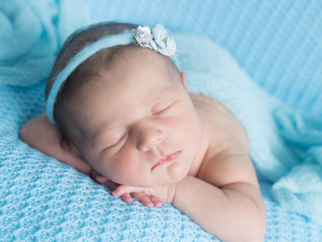 NEWBORN de ENSAIO NEWBORN OLIVIA