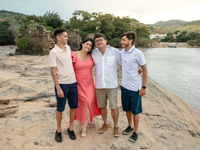 Ensaio de família de Aline e Leandro e 20 anos de história