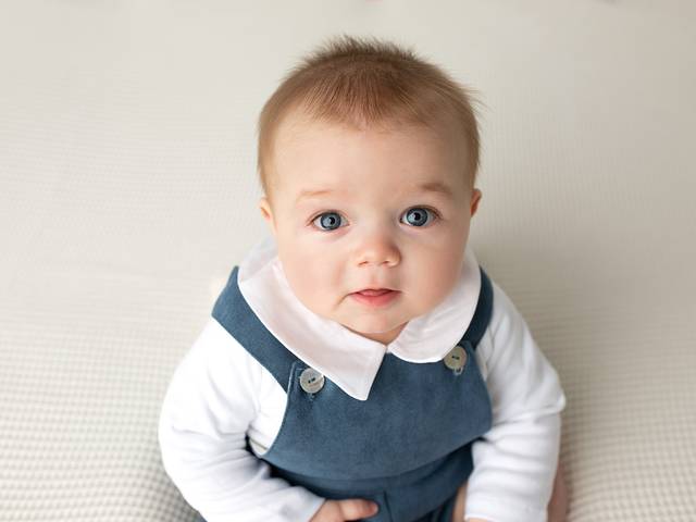 Crianças de Mateus 6 meses