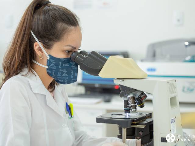 INSTITUCIONAIS de Centro de Medicina Laboratorial