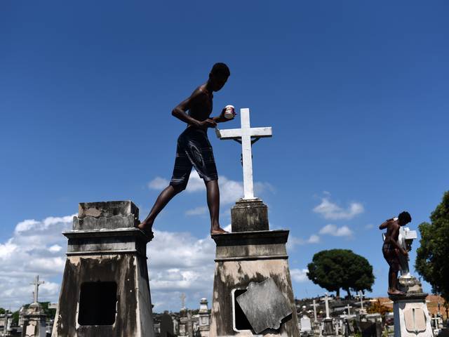 Documentario de Entre a Cruz e a Infancia