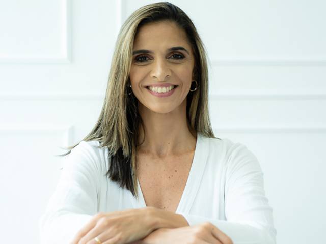 Corporativo de Vivien Saraiva: Fisioterapeuta