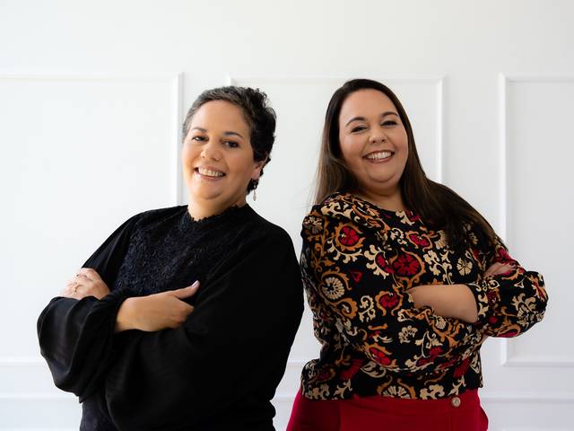 Corporativo de Maria e Elclysia: Contadoras 