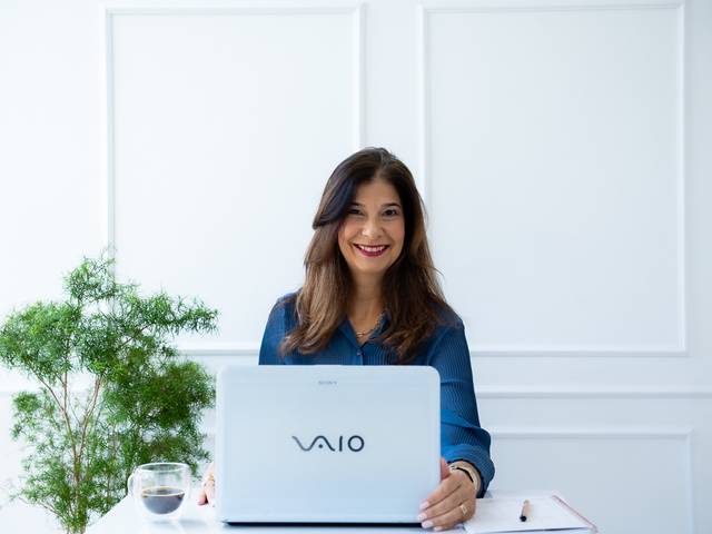 Corporativo de Claudia Medeiros: Psicóloga