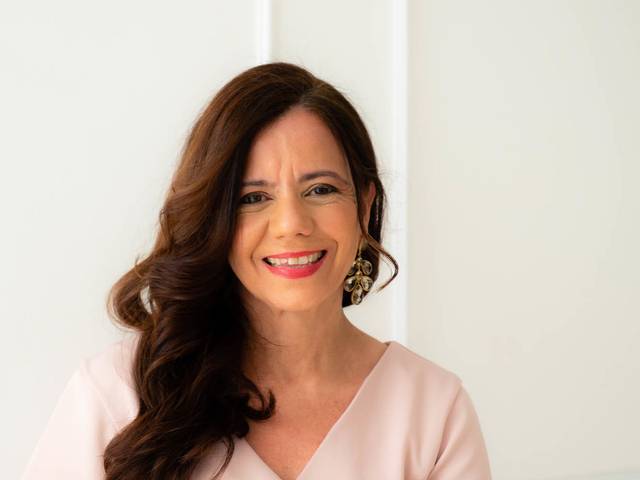 Corporativo de Dani Rocha: Economista