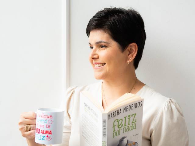 Corporativo de Fernanda Vieira: Jornalista