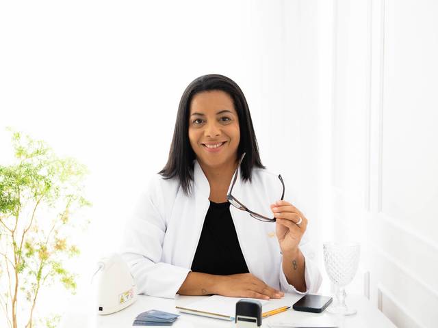 Corporativo de Patrícia Mendes: Enfermeira