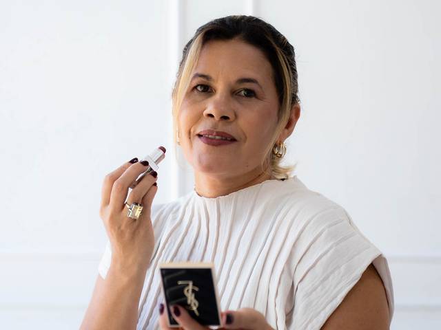 Corporativo de Marilia Costa: Cabeleireira