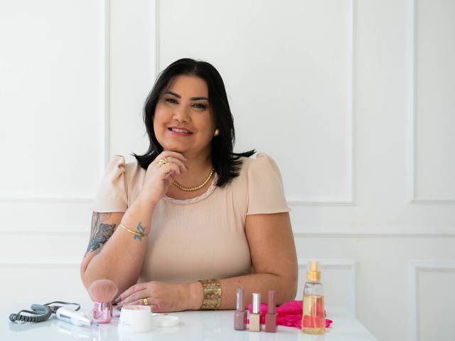 Corporativo de Marcela Re: Nail Designer