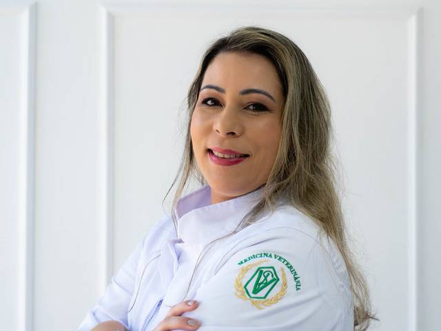 Corporativo de Vanessa Dutra: Veterinária 