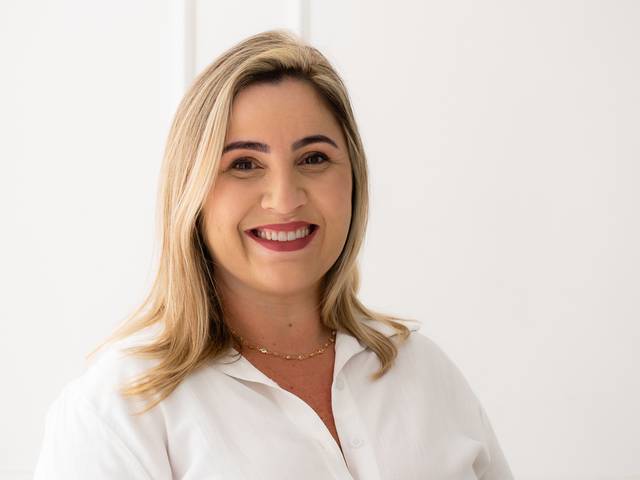 Corporativo de Camila Tinoco: Esteticista 