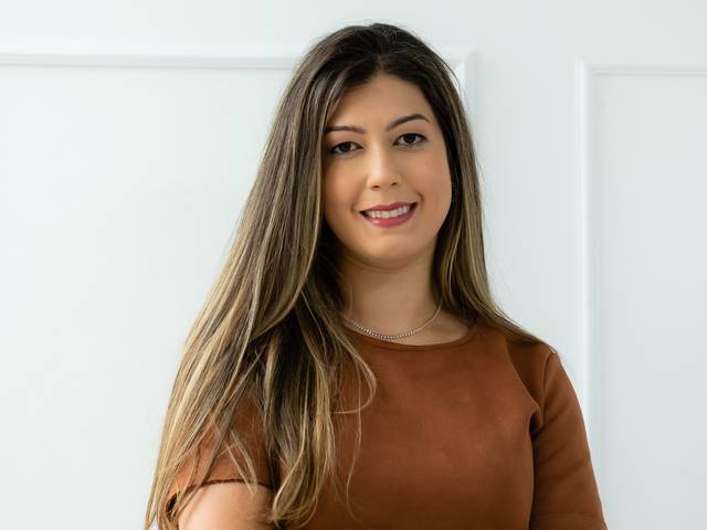 Corporativo de Débora Martins: Odontologista