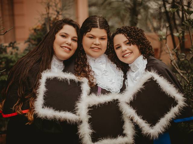 Graduate de Stephany, Stefânia e Kathleen