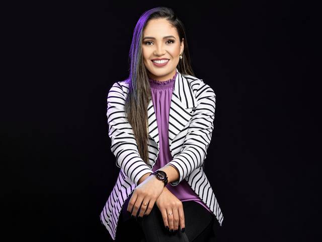 Retrato Empresarial de Yasmin Andrade