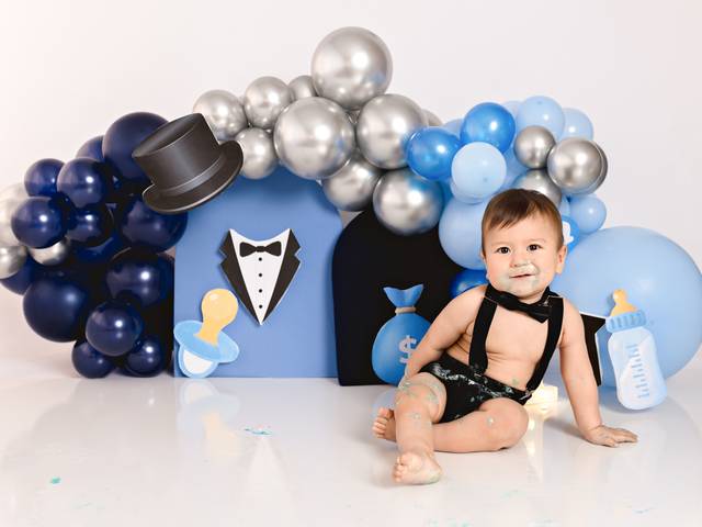 CAKE SMASH of Clermont Smash the Cake Photography