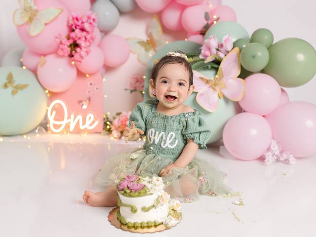 CAKE SMASH of Clermont Smash the Cake Photographer