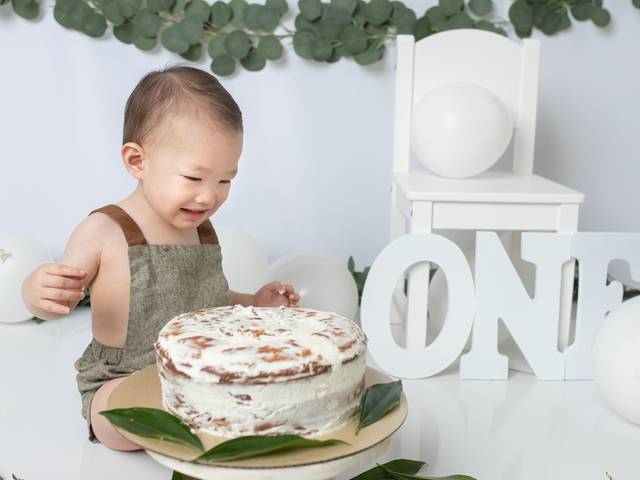 CAKE SMASH of Denver Smash the Cake Photographer