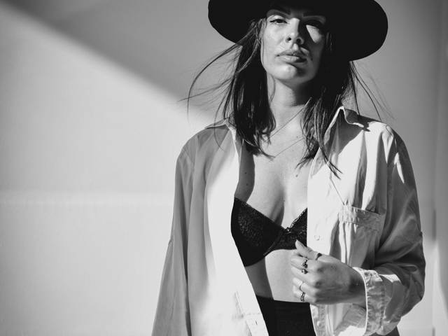 WOMAN de Lívia Polan