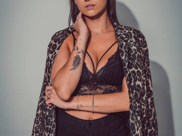 WOMAN de Ensaio Mirella