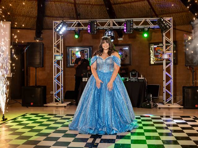 Debutantes de Aniversário 15 anos Maria Clara
