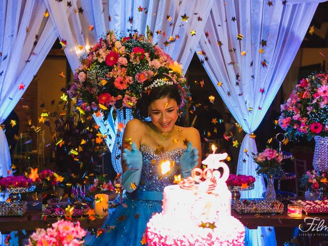 Debutantes de Aniversário 15 anos Aline