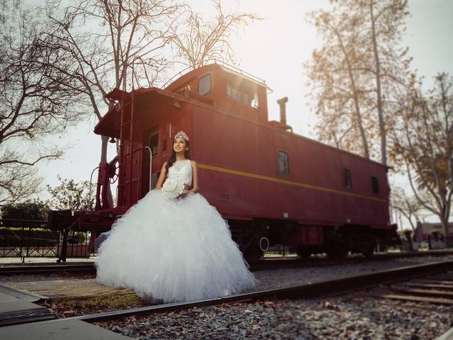 Quinceañeras of Angel