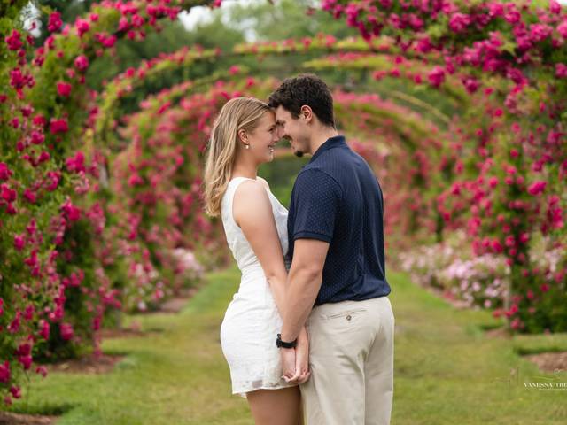 Couple/engagement of Cara & Daniel