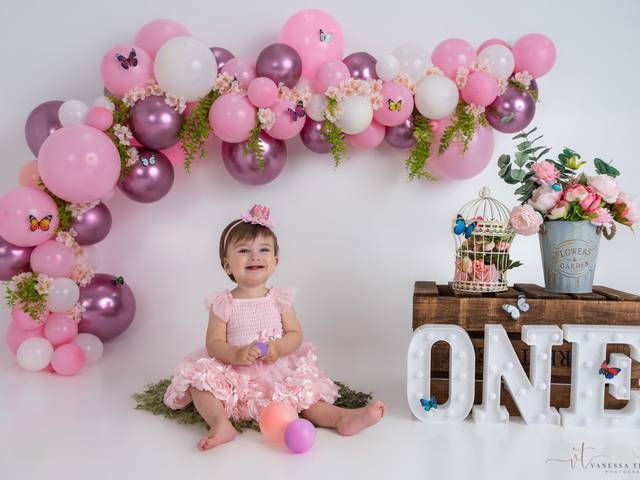 Smash Cake of Sarah First Year Photography