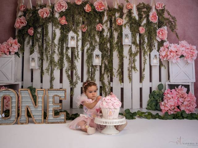Smash Cake of Sophia 1st Birthday