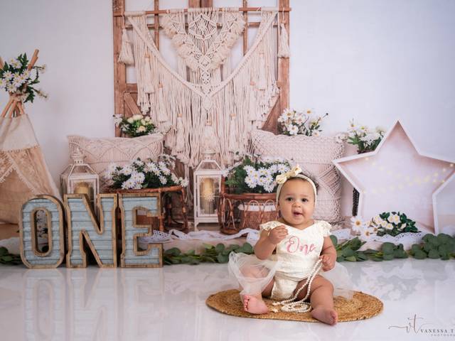 Smash Cake of Vivian