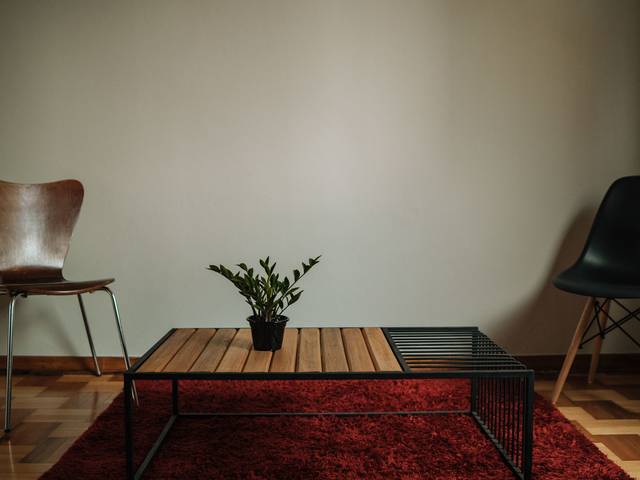 Business of Banco de Madeira (Wooden Bench)