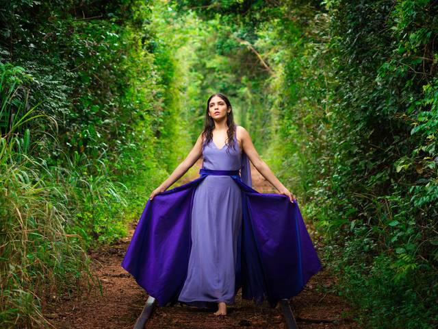 Feminino de Lara Melo