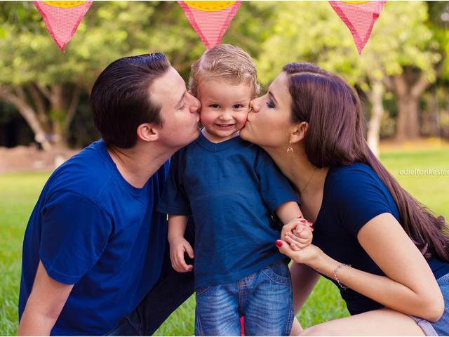 Crianças de Adam 2 aninhos