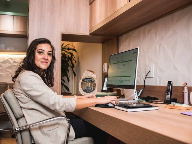 Perfil Profissional de Juliana Achcar - Coach Financeira