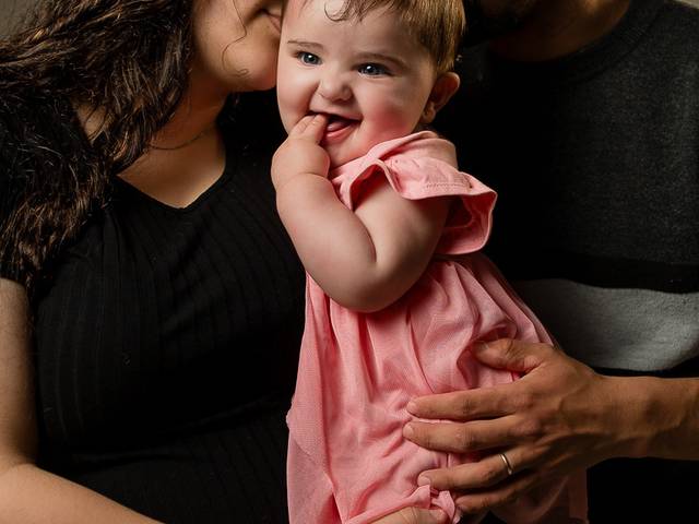 Infantil de Ensaio infantil no estúdio – Isabelly, 6 meses, com Adriano e Jamile | Santa Bárbara do Sul, RS