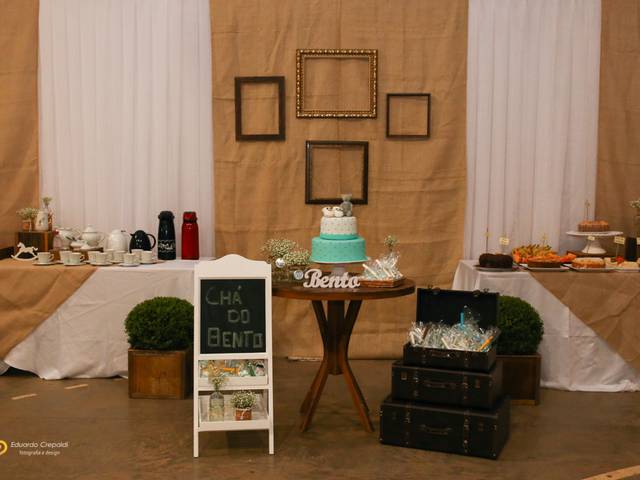 Famílias e Chá de Fraldas de Chá de Bebê Bento Schneider