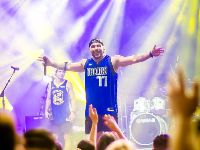 Baladas de 2023-11-11 Vou Pro Samba