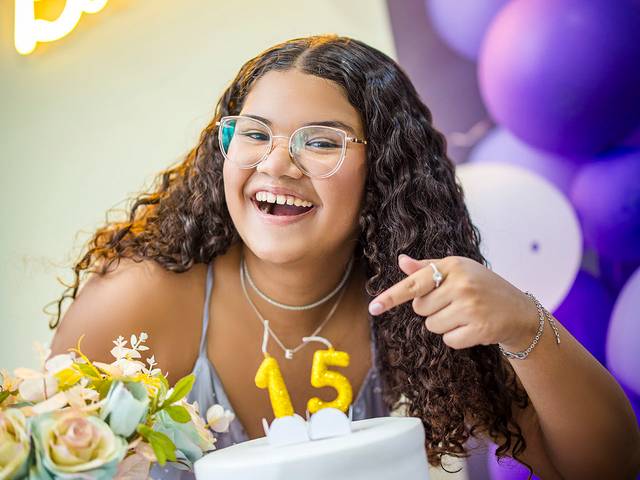 Aniversários de 2026-03-14 Manu Mira 15 Anos