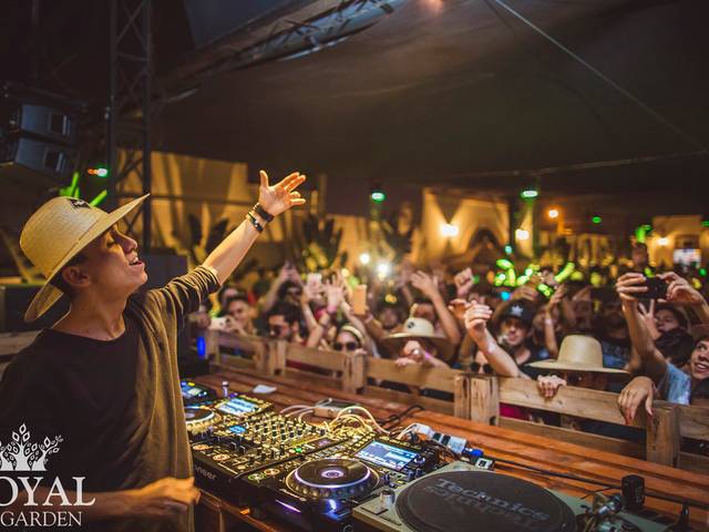 Baladas de Sunset Please com illuzionize