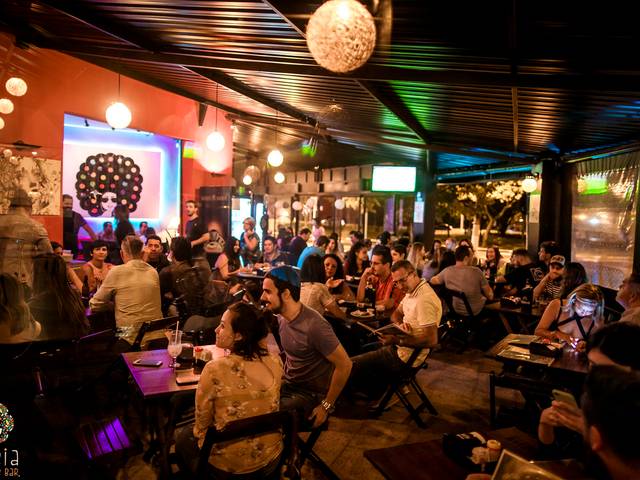 Bares de Maria Bonjour