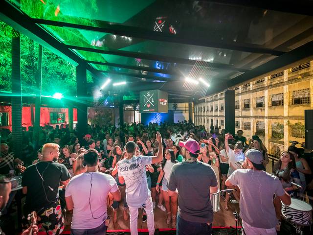 Baladas de Pré Sambar in Love