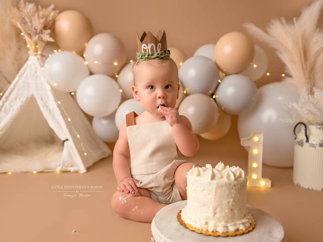 Cake Smash of Griffin