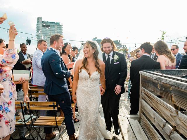 Weddings de JEWISH WEDDING AT A BROOKLYN ROOFTOP