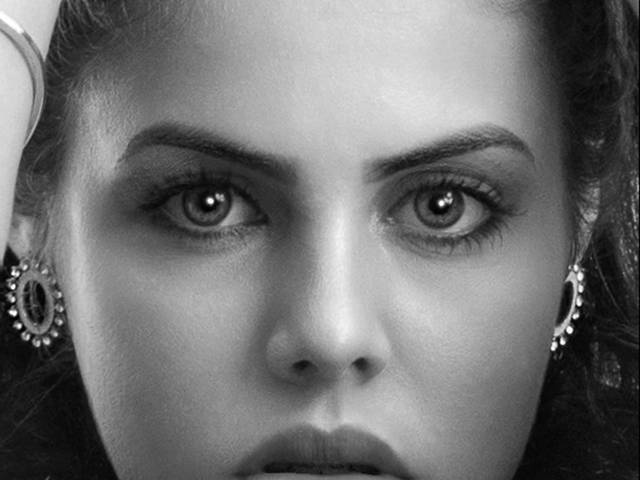 Ensaio fotográfico em estúdio. de Ensaio fotográfico em estúdio, modelo Karoline Paiva.