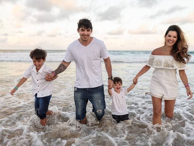 Em Família de Vanessa, Igor, Théo e Noah + Avós