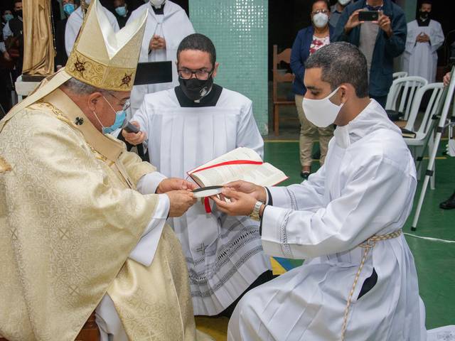 Ministérios de Acolitato Felipe Pertence