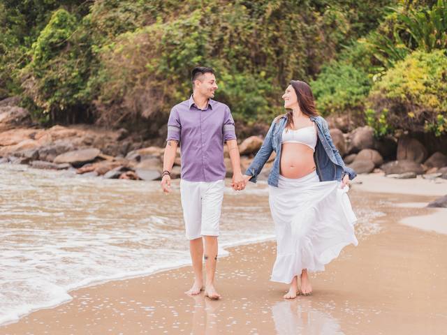 Praia de Ensaio Gestante em Ubatuba - Christiane & Claubert