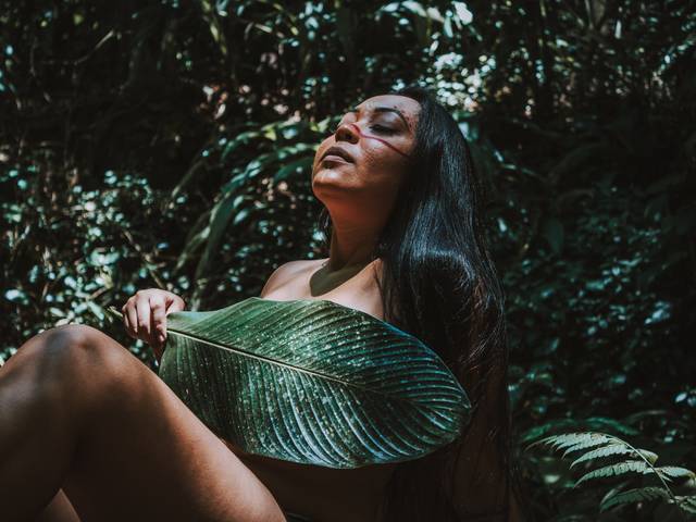 Ensaio temático de Ensaio temático na floresta com Luana Silva 