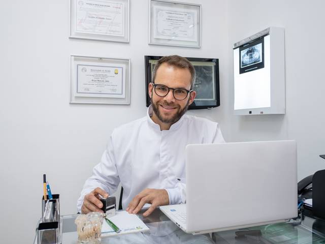 Empresarial de Ensaio Corporativo - Dr Deajan