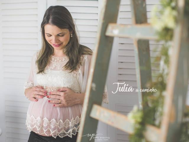 Gestante de {Julia} a caminho